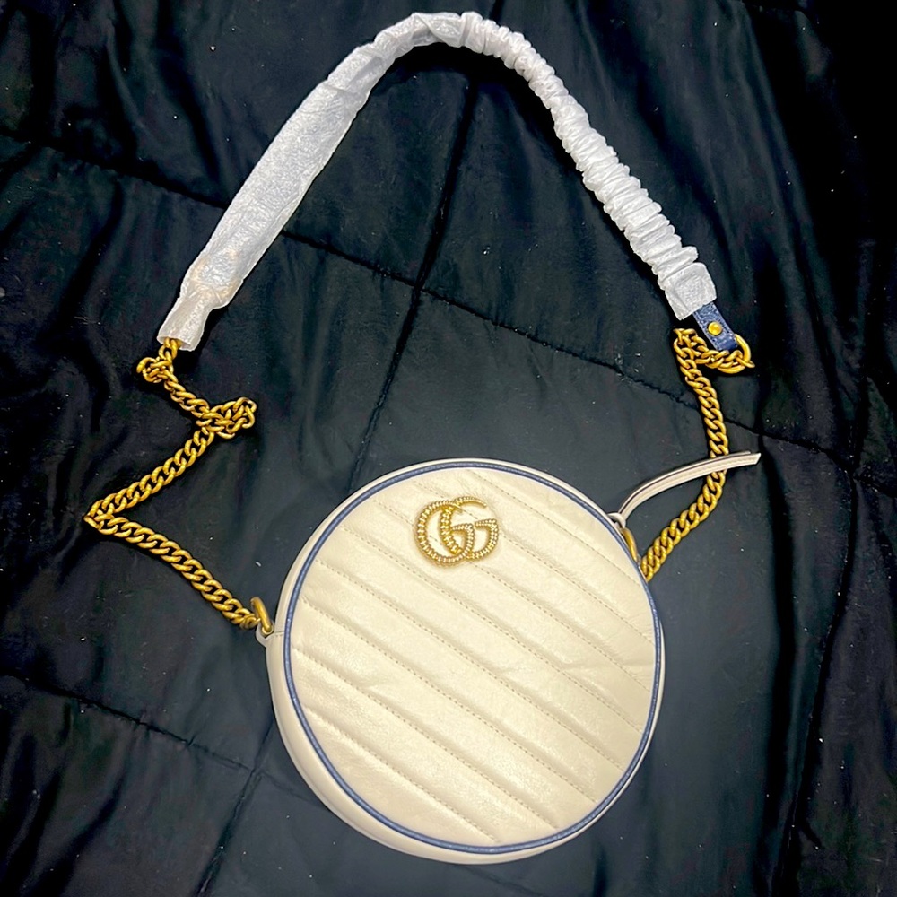 NWT Gucci 550154 GG Marmont Round Mini Shoulder Bag White Navy Leather